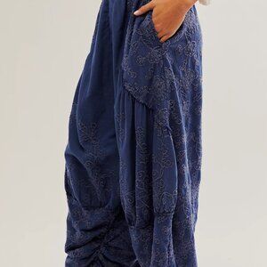 Free People Easy Love Embroidered Pants – XL – MSRP $16